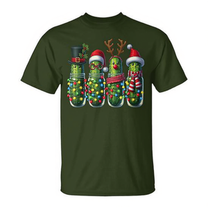 T-shirt humoristique de Noël avec des cactus lumineux et une famille de pickles - Product Image 2
