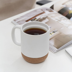 Tazza in Ceramica Ecologica con Logo Personalizzato, Base in Sughero e Coperchio Scorrevole, Mantiene le Bevande Calde/Fredde, 13oz 375ml per Caffè, Tè, Birra, Latte - Product Image 4