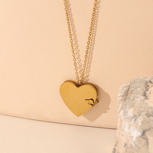 Collana con Ciondolo a Cuore Personalizzabile in Acciaio Inossidabile Placcato Oro, Impermeabile, con Lettera Incisa, Regalo per Donne - Product Image 5