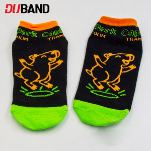 Chaussettes de trampoline <span class=keywords><strong>avec</strong></span> logo personnalisé, chaussettes antidérapantes pour enfants, terrain de jeux intérieur, chaussettes de sol en coton éponge personnalisées en gros - Product Image 5