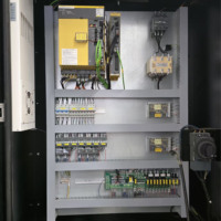 Centro de Mecanizado CNC VMC855 a Precio de Fábrica, Fresadora Vertical de 3 Ejes con ATC de 24T para Procesamiento de Piezas de Automóviles