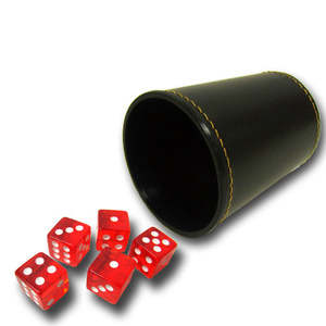 5 dados de plástico rojos de 16 mm con vaso de cuero sintético - Product Image 1