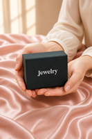 Boîte à bijoux noire de luxe avec fermeture magnétique, logo personnalisé, emballage cadeau recyclable pour collier avec insert en mousse
