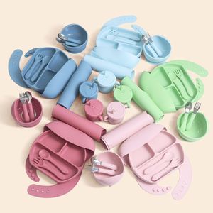 Ensemble d'alimentation pour bébé en silicone sans BPA, vaisselle pour tout-petits de qualité alimentaire, fournitures d'apprentissage à l'aspiration, vaisselle personnalisée pour bébé - Product Image 1