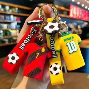Venta al por mayor famoso jugador de fútbol ropa forma llavero personalizado 3D figura en forma de dibujos animados logotipo llavero para recuerdo <span class=keywords><strong>Gif</strong></span> - Product Image 2