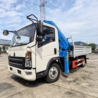 Prix d'usine SINOTRUK HOWO 4X2 Grue à flèche articulée montée sur camion, grue hydraulique à bras pliant pour la construction