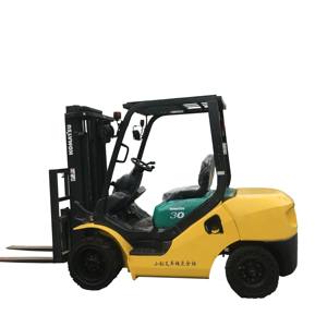 Venta al por mayor usado Komatsu 3T Diesel Mini Carretilla elevadora 3M Movimiento de tierras Carretillas elevadoras de combustión interna para la construcción de ingeniería - Product Image 1