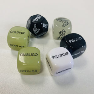 Dados Sexuales Españoles, 6 Piezas, Bolsa de Terciopelo, Juego Familiar, Juguetes Sexuales para Parejas Adultas, Regalo Novedoso Brillante para Fiestas, Juego de Posturas para Parejas - Product Image 1