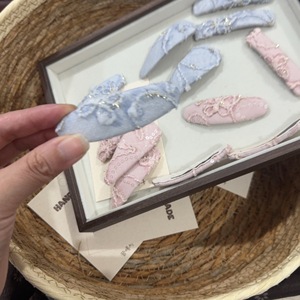 กิ๊บติดผมผ้าปักเลื่อมสไตล์<span class=keywords><strong>เกาหลี</strong></span> สีชมพูและสีฟ้า - Product Image 6