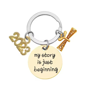 Porte-clés cadeau de remise des diplômes pour 2025 diplômés, porte-clés pendentif charmant. Mon histoire vient de commencer. Porte-clés en métal, cadeau inspirant - Product Image 2