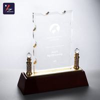 Fabricant chinois de médailles de récompense en cristal personnalisées avec logo, plaque en cristal K9 transparente en forme de zigzag, écologique, faite à la main