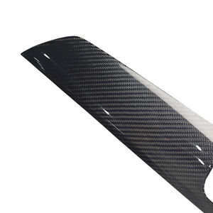 Накладка на центральную консоль для BMW 1 серии (2016-2018) и BMW 2 серии (2018-2019) из сухого карбона, прямые поставки с завода - Product Image 2