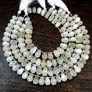 Perles de pierre de lune blanche naturelle en forme de goutte d'eau, facettées, 7x12mm, brillette, 8 pouces de long, perles de pierre de lune en forme de poire - Product Image 1