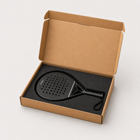 Boîte de raquette de padel écologique en carton ondulé kraft recyclable avec logo personnalisé, couvercle rabattable et insert en mousse protectrice