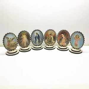 Ornamento <span class=keywords><strong>de</strong></span> madera <span class=keywords><strong>de</strong></span> escritorio para coche, icono <span class=keywords><strong>de</strong></span> la Santa Familia, la santa corona <span class=keywords><strong>de</strong></span> espinas - Product Image 1