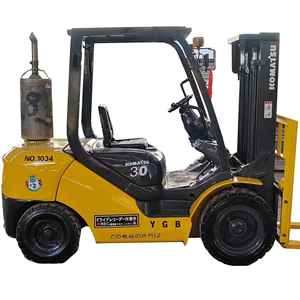 Prix compétitif pour chariot élévateur diesel d'occasion de 3 tonnes FD30 avec pneus pleins offerts, déplaceur latéral, en bon état, faible nombre d'heures de fonctionnement - Product Image 1