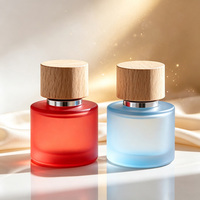 Botella de Perfume de Vidrio Esmerilado Cilíndrica de 30ml 50ml 100ml con Tapa de Madera, Botella de Spray con Color Personalizado, OEM ODM, Marca Privada