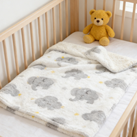 Adorable couverture pour bébé en flanelle de polyester à imprimé étoiles et nuages, douce, chaude, confortable, quatre saisons, écologique, portable pour lit bébé et poussette