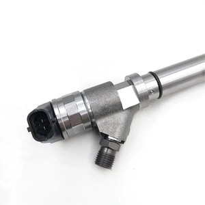 Injecteur de carburant à rampe commune <span class=keywords><strong>Diesel</strong></span> de haute qualité 97303657 0445120027 pour <span class=keywords><strong>Chevrolet</strong></span> <span class=keywords><strong>Silverado</strong></span> 2500 HD 6.6 Di - Product Image 4