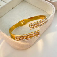 Bracelet d'ouverture diamant carré rétro de style britannique joyas de acero inoxydable al por mayor Bracelet polyvalent en acier au titane
