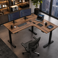 Bureau debout électrique en forme de L avec triple moteur |   Bureau de direction moderne à hauteur réglable pour configuration multi-écrans