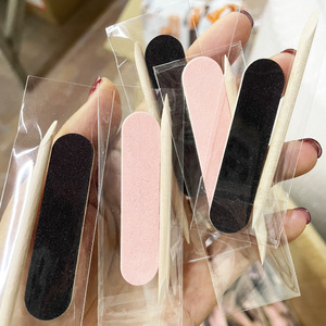 Kit de manucure coloré avec mini lime à ongles et bâtonnet en bois d'oranger pour l'application d'autocollants à ongles, outil de soin des ongles - Product Image 1