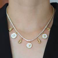 Collier Pendentif Thème Océan avec Étoile de Mer, Baleine, Coquillage, Tortue et Zircon pour Femme – Luxe et Mode Quotidienne