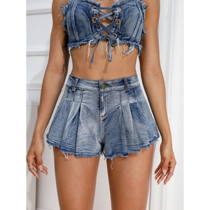 Ensemble 2 pièces en jean pour femme : Top sexy en jean à col licou et short en jean ultra court bouffant style gâteau, Tendance - Product Image 5