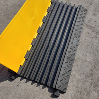 Protector de Cables de Goma Leahua Negro y Amarillo 900*500*50mm, Canal de 35x35mm, Reductor de Velocidad para Seguridad Vial