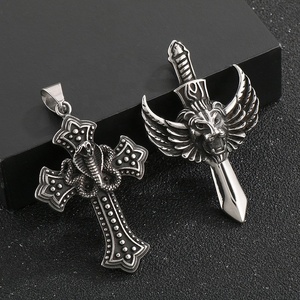 Alla moda Hip-hop alla moda ciondolo con ala volante stile gotico <span class=keywords><strong>testa</strong></span> di leone con ala trasversale in acciaio inox ciondolo gioielli - Product Image 6