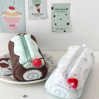 Trousse à crayons en peluche motif gâteau roulé suisse, grande capacité, pochette à stylos en fourrure avec fermeture éclair et petite couche intérieure pour rangement de bureau des étudiants