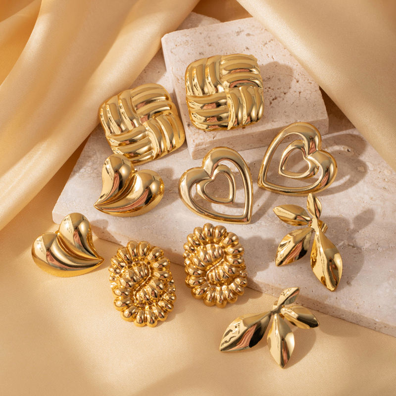 Light Weight Gold Earrings Tops Design Ear Tops New Small Earring