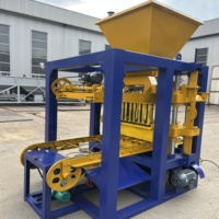 Équipement de production de briques en béton QT4-24 pour les marchés africains