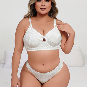 Lingerie sexy blanche grosse femme