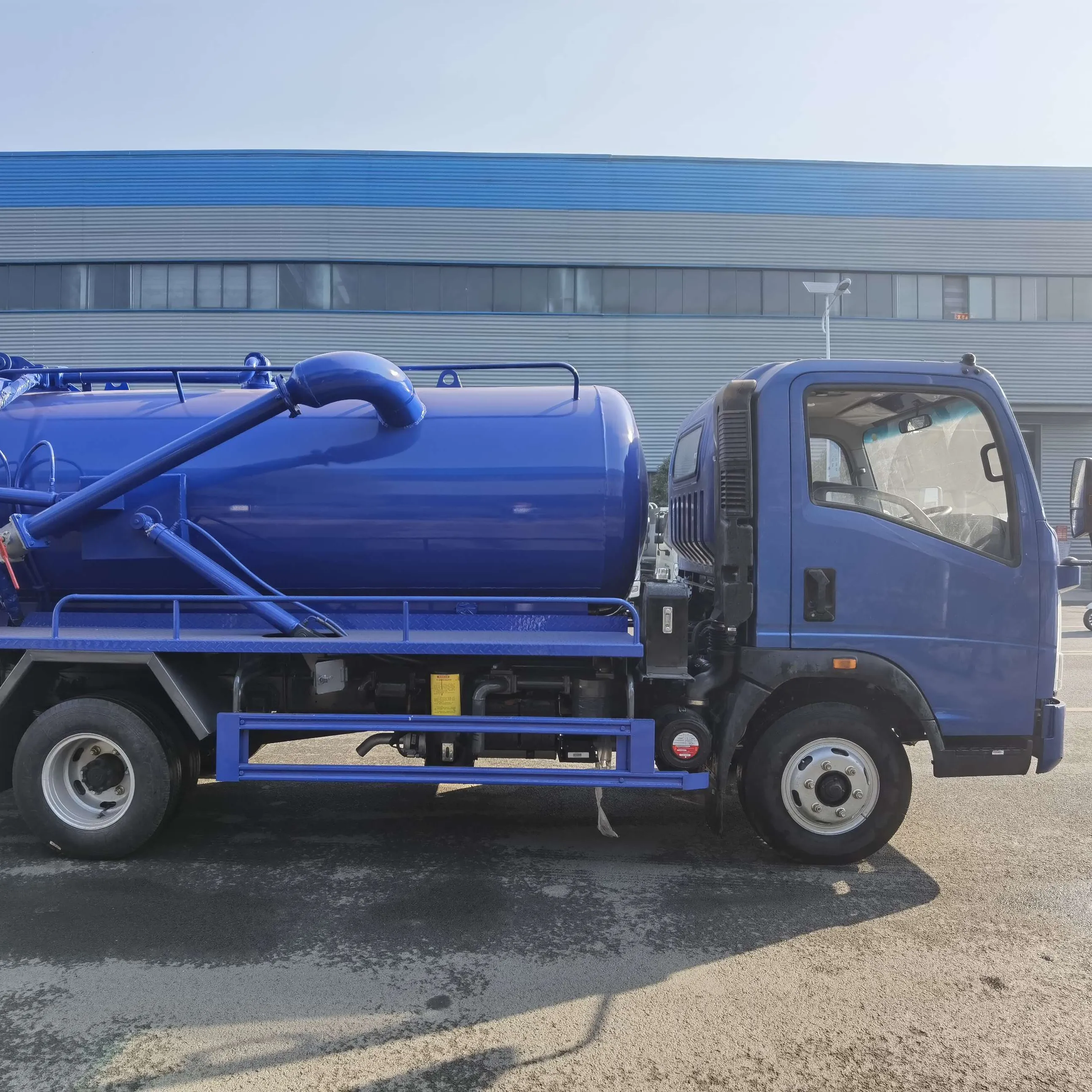 HOWO SINOTRUK 6cbm Sewerage Cleaning Truck Sewer Jetting Trucks Sewerage Tanker Truck Camiones De Chorro De Alcantarillado