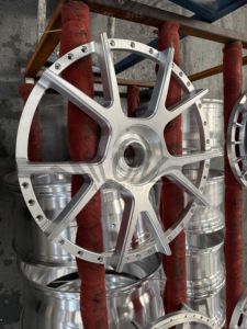 Rines de Aleación de Aluminio de Dos Piezas Nanjing Milong 5x130 de 24 Pulgadas, Rines Forjados para <span class=keywords><strong>Lamborghini</strong></span> Urus 2019 <span class=keywords><strong>Performante</strong></span> Aventador <span class=keywords><strong>Svj</strong></span> - Product Image 4