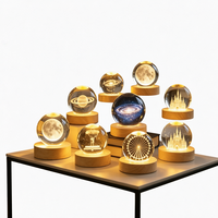Lampe de nuit en boule de cristal 3D, LED, à brancher, lumière blanche chaude, lampe ronde, base en bois, décoration de chambre à coucher, cadeau