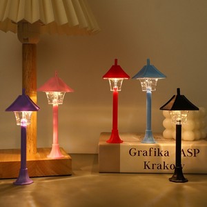 Mini farola en miniatura, lámpara de tren ferroviario, luces de poste, modelo de luz de calle <span class=keywords><strong>para</strong></span> casa de muñecas, Micro paisaje, jardín de hadas - Product Image 2