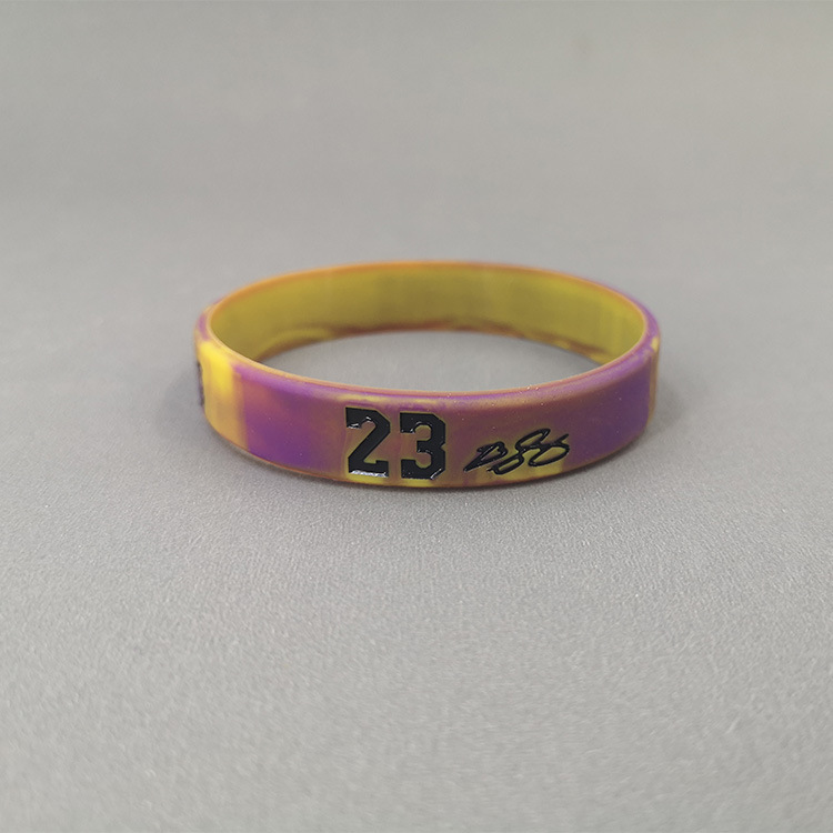 N° 23 James, couleurs assorties