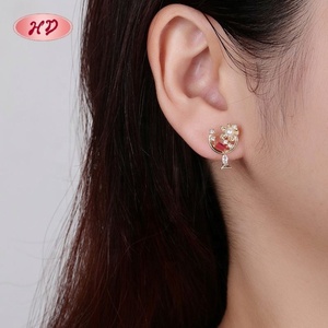 Collection de Boucles d'Oreilles Hengdian Floral Moon Pearl, Bijoux en Laiton Plaqué Or 18K, Coleccion De Pendientes De Flor Y Luna - Product Image 3
