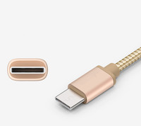 Kabel USB-A ke Type C dengan Permukaan Pelindung Terjalin yang Diperkuat Memberikan Pengisian Daya Aman 5V dan Transfer Data yang Lancar.