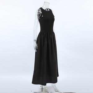 Robe longue d'été en maille style Hepburn vintage personnalisable, coupe ajustée, avec débardeur intégré, petite robe noire, vente en gros - Product Image 3