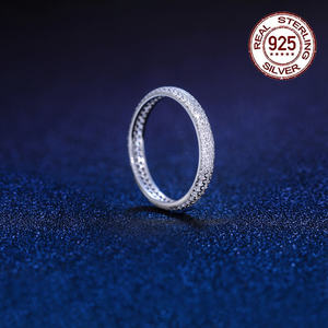 Минималистское блестящее микро-инкрустированное циркониевое 925 стерлингового серебра обручальное кольцо для женщин Свадебные украшения - Product Image 3