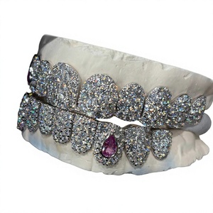 Grillz de Hip Hop Personalizados con Incrustaciones de Moissanita VVS, Joyería Dental de Lujo Hecha a Mano - Product Image 2