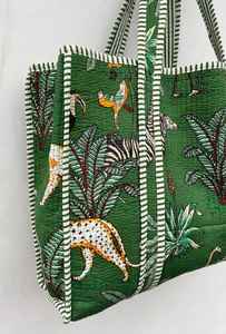 Bolso de Mano Acolchado de Algodón con Estampado Artesanal, Hecho a Mano en India, para Necesidades Cotidianas, Viajes y Compras - Product Image 4