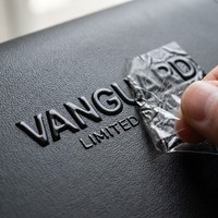 Autocollant de logo en vinyle doré personnalisé de luxe, durable, en relief 3D, avec forme personnalisée pour flacon de parfum ou de cosmétique