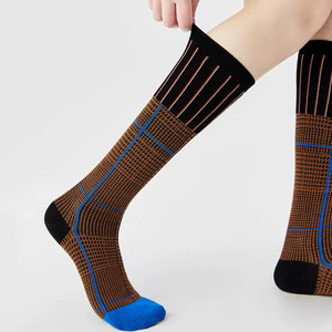 Chaussettes rétro pour femmes Robe de mollet <span class=keywords><strong>Mille</strong></span> oiseaux Plaid <span class=keywords><strong>Couleur</strong></span> Blocked Pile Chaussettes Couleurs contrastées - Product Image 5