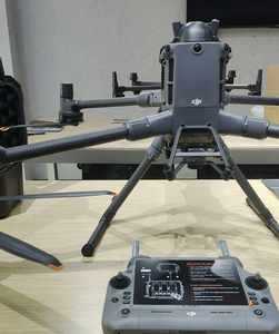 Matrice 400 Combo Original Global con Detección Inteligente, Proyección AR, Seguimiento del Terreno en Tiempo Real, Despegue/Aterrizaje desde Barco - Product Image 4