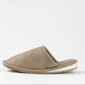 Pantoufles d'intérieur de haute qualité, à la mode et personnalisées, dernière conception, avec bout fermé - Product Image 1