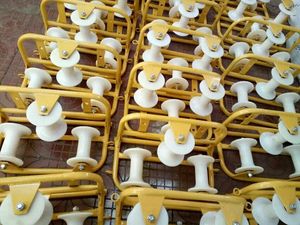 Roues en nylon et aluminium, poulie d'angle à trois roues / poulie de guidage de bloc au sol, type à trois rouleaux, rouleau de câble d'angle - Product Image 4